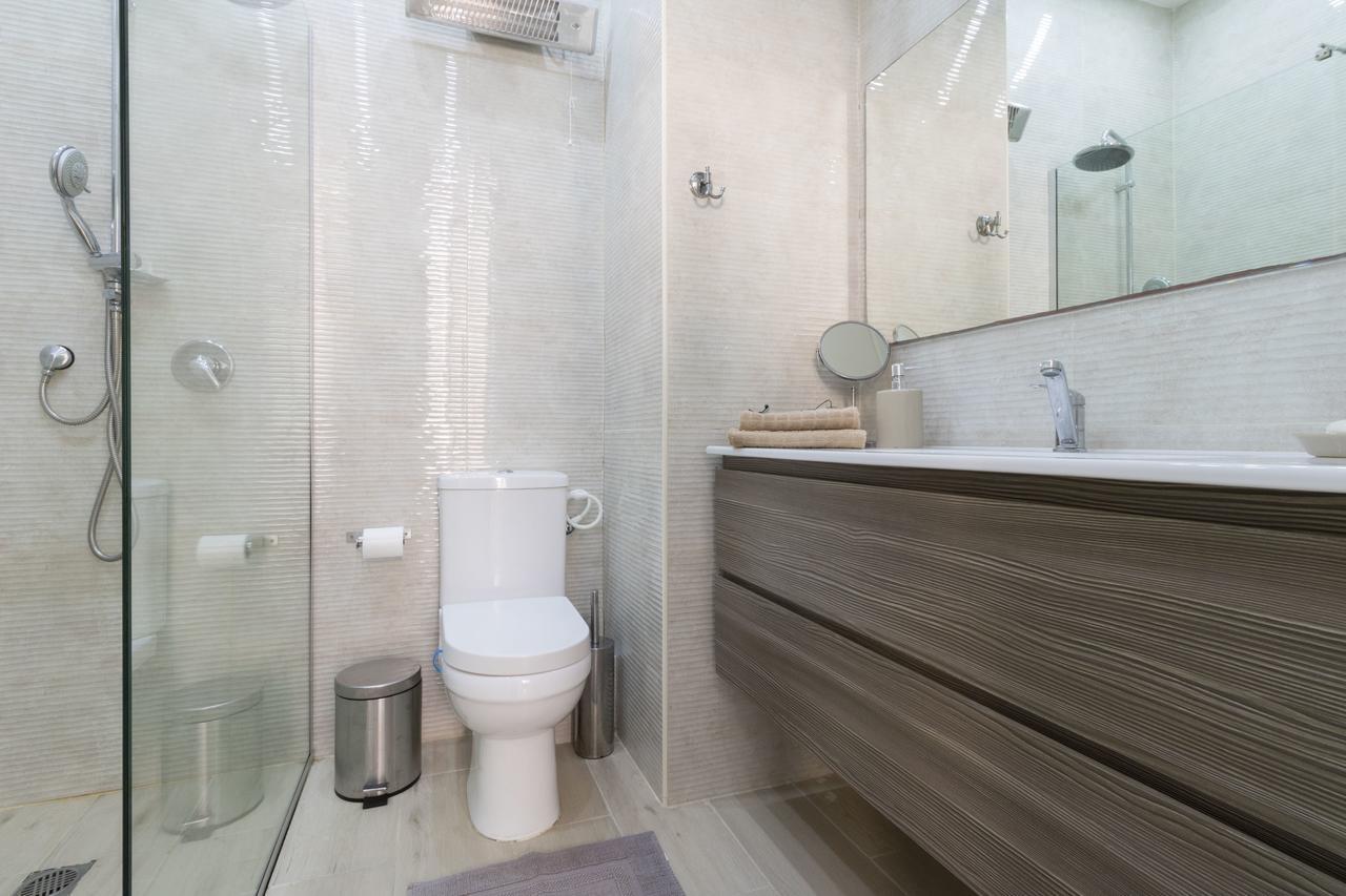 תל אביב Sweethome26 Luxury Apt Sea View 50 Meters From The Beach Free Parking מראה חיצוני תמונה